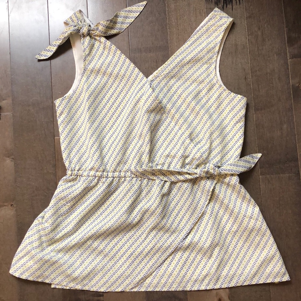 Banana Republic Sleeveless Blouse -XS